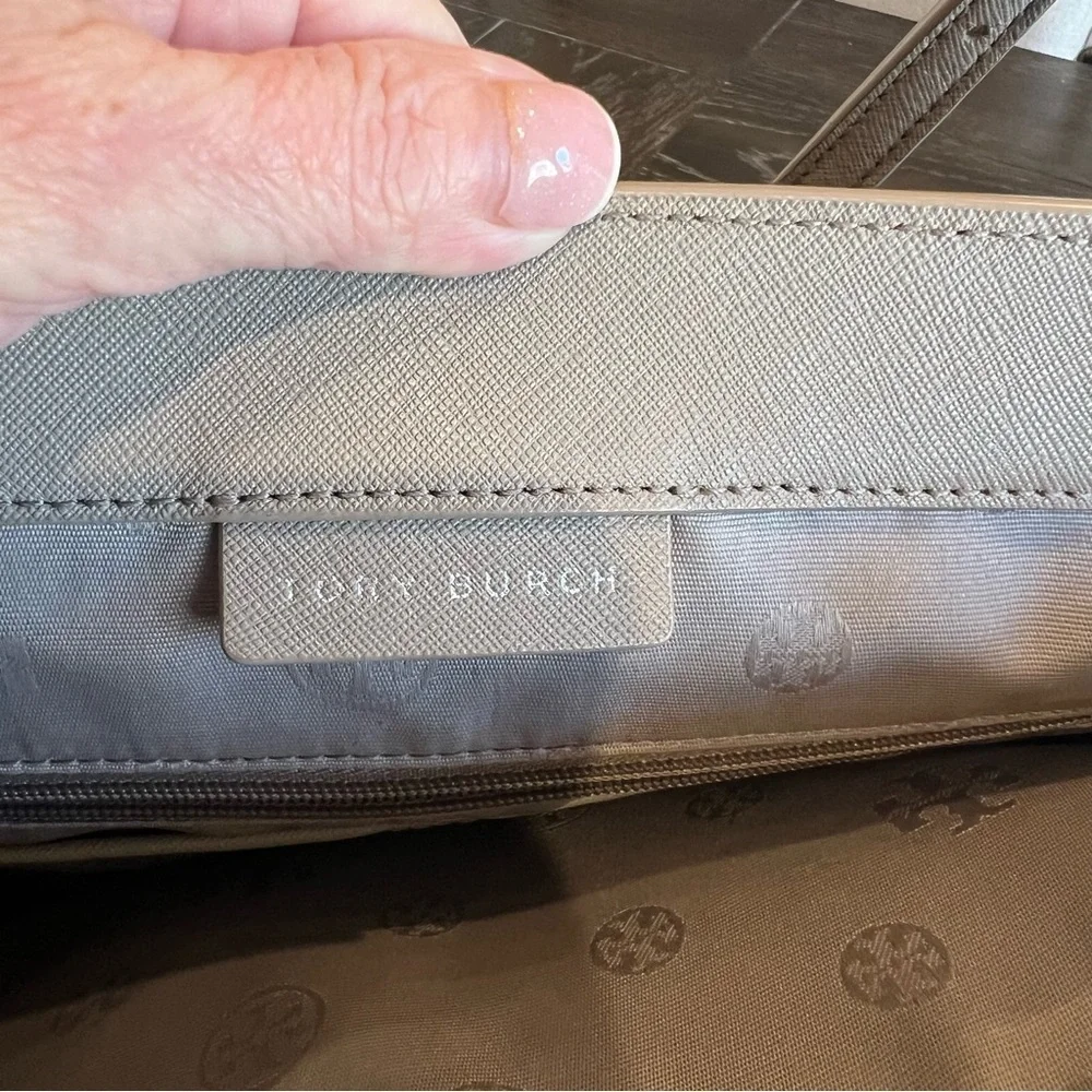 Tory Burch Emerson Carryall Bag - Tan